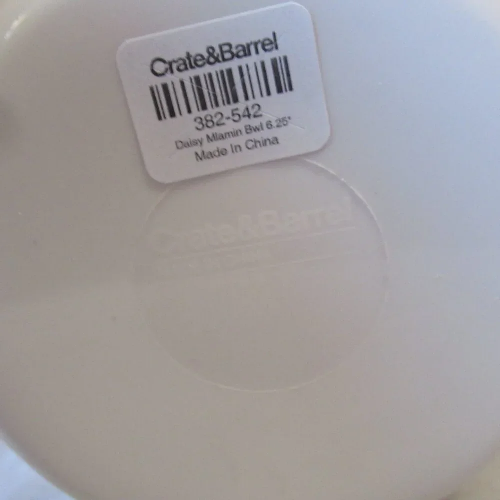 Crate & Barrel Melamine Daisy Cereal Bowl set of 8 Flower yellow NEW 382-542
